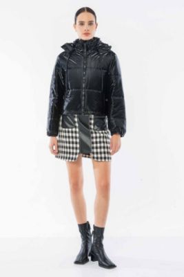 BerrIn 8126 Mont Siyah resmi
